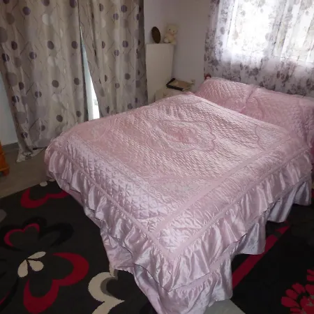 בית חווה Zoes Place Áno Korakiána
